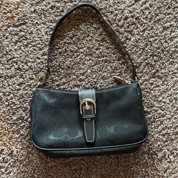 coach, hobo shoulder purse - Picture 3 of 4